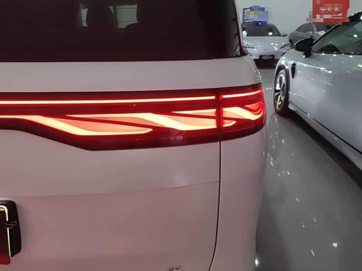 BYD Xia 2025 2025款 DM-i 1.5T 180km 卓越型