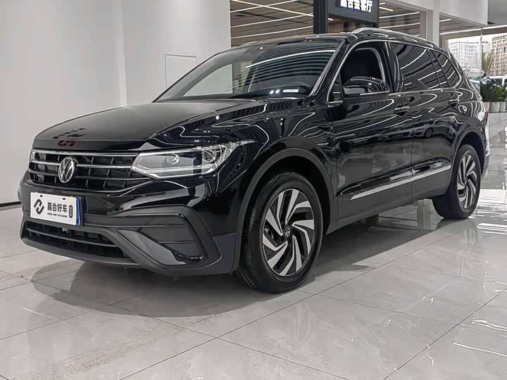 Volkswagen Tiguan L Pro 2025 2025款 出众款 300TSI 自动两驱龙腾版