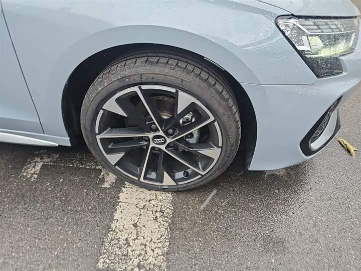 Audi A3 2025 2025款 A3L Limousine 35TFSI 飞驰尊享型