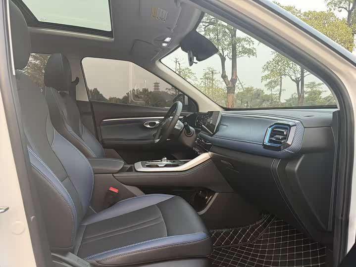 GAC Trumpchi GS3 2023 2023款 影速 270T 劲享版