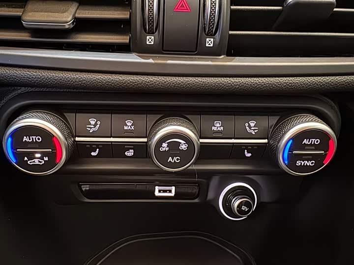 Alfa Romeo Giulia 2021 2021款 2.0T 280HP 豪华运动版