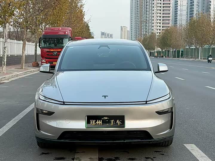2025 Tesla Model Y