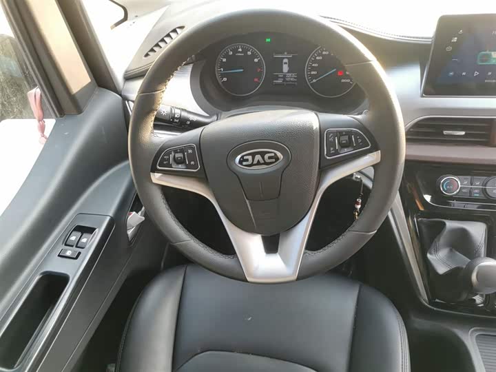JAC Refine M3 2022 2022款 1.8L 7座标准版