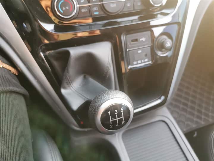 JAC Refine M3 2022 2022款 1.8L 7座标准版