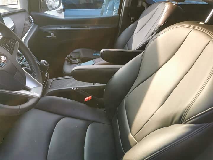 JAC Refine M3 2022 2022款 1.8L 7座标准版