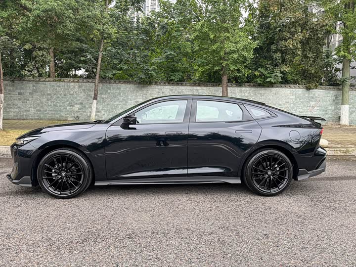 Changan UNI-V 2025 2025款 1.5T 500Bar黑武士版