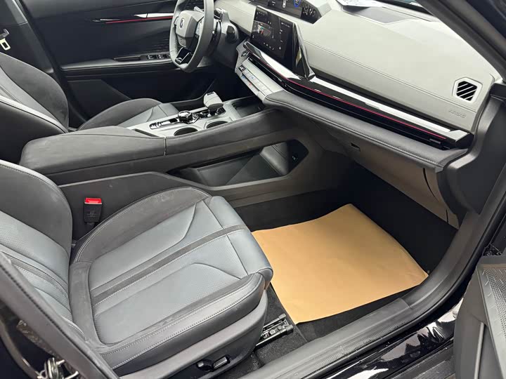 Changan UNI-V 2025 2025款 1.5T 500Bar黑武士版