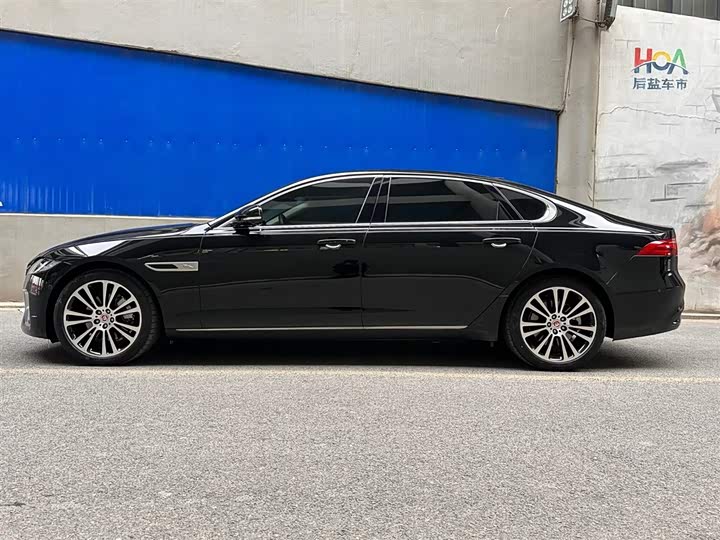 Jaguar XF L 2024 2024款 2.0T P250 两驱尊享豪华版