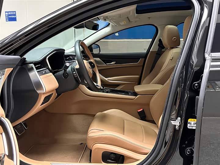 Jaguar XF L 2024 2024款 2.0T P250 两驱尊享豪华版
