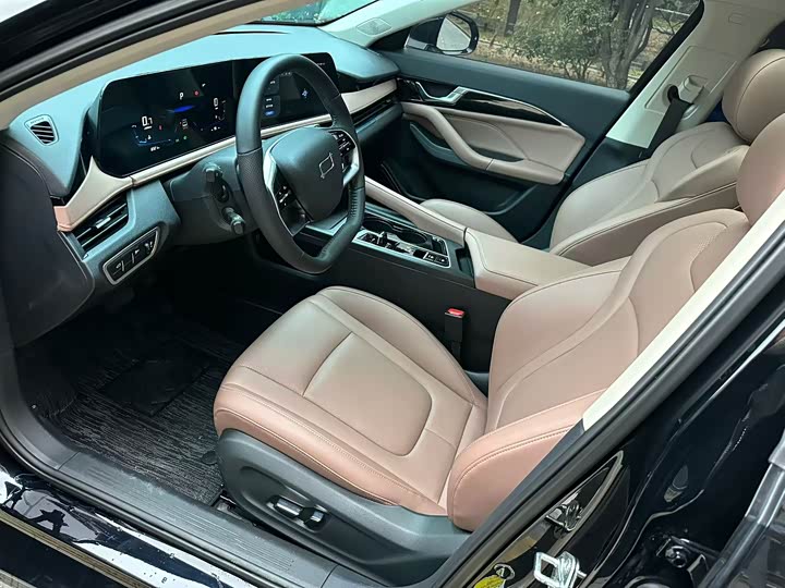 Bestune B70 2024 2024款 龙腾版 1.5T 领跃型