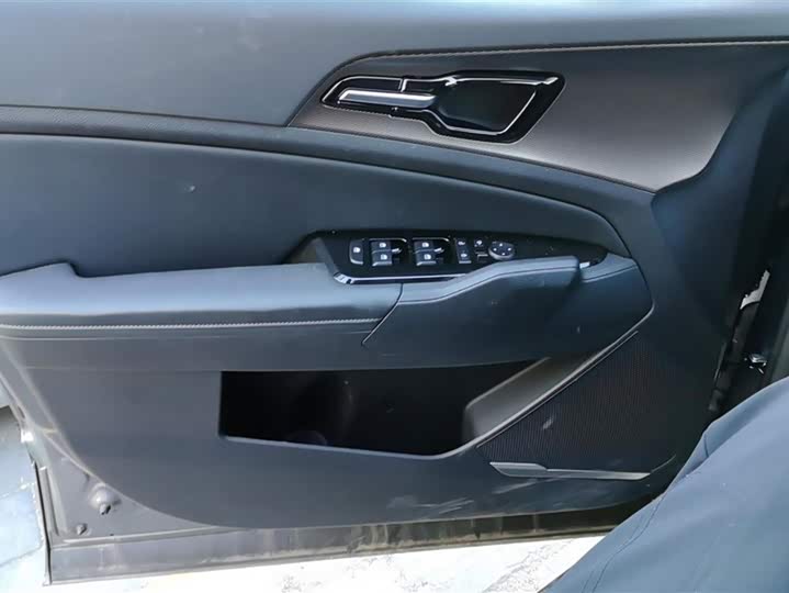 Kia Sportage 2023 2023款 1.5T 两驱尊贵版