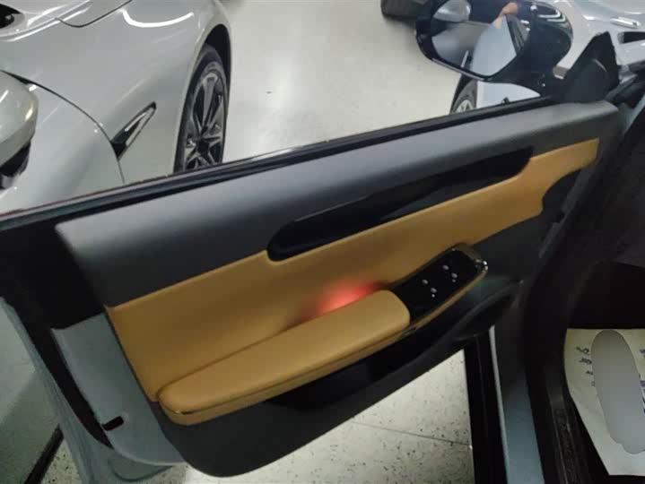 Leapmotor C01 2024 2024款 增程 316尊享版