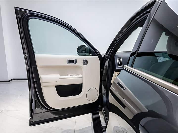 LiXiang L9 2025 2025款 Ultra 智能焕新版