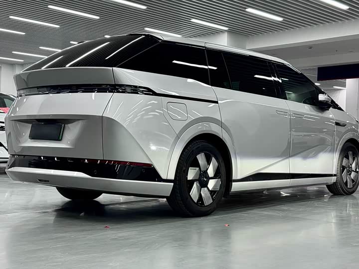 XPeng X9 2025 2025款 纯电 650长续航 Max