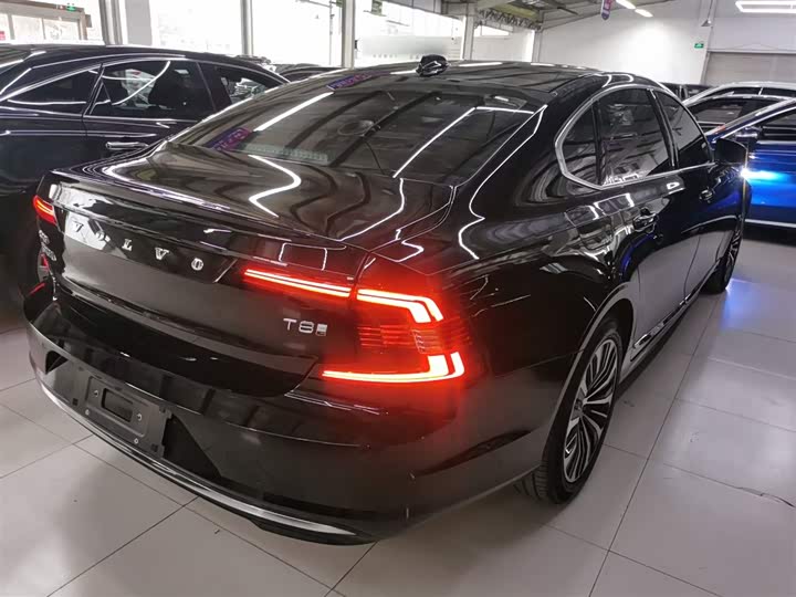 Volvo S90 Hybrid 2024 2024款 插电式混动 四驱长续航智逸豪华版