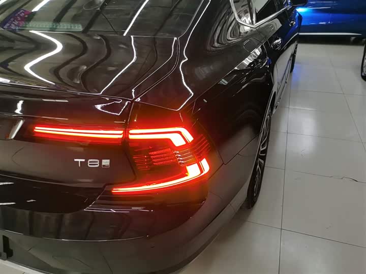 Volvo S90 Hybrid 2024 2024款 插电式混动 四驱长续航智逸豪华版