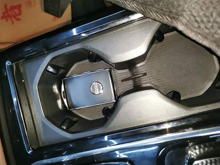 Volvo S90 Hybrid 2024 2024款 插电式混动 四驱长续航智逸豪华版