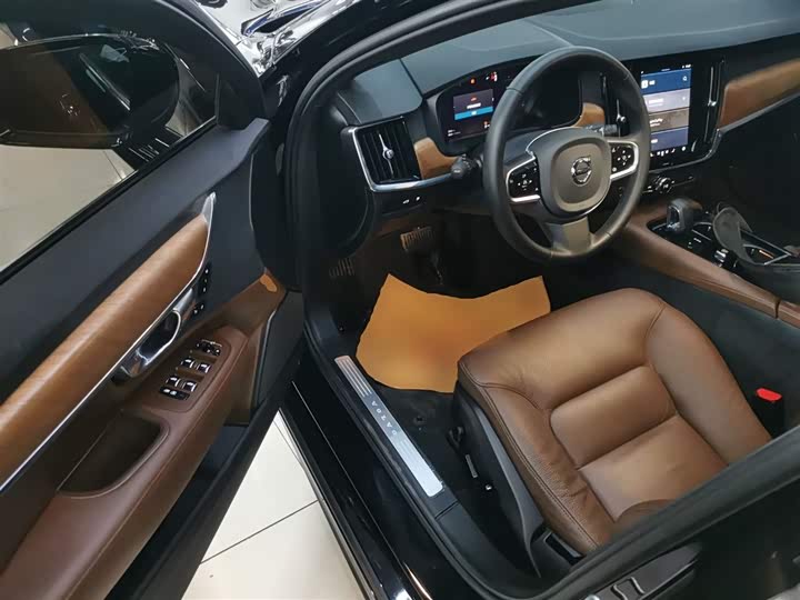 Volvo S90 Hybrid 2024 2024款 插电式混动 四驱长续航智逸豪华版