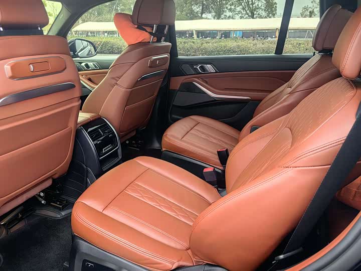 BMW X7 2023 2023款 xDrive40i 尊享型M运动套装