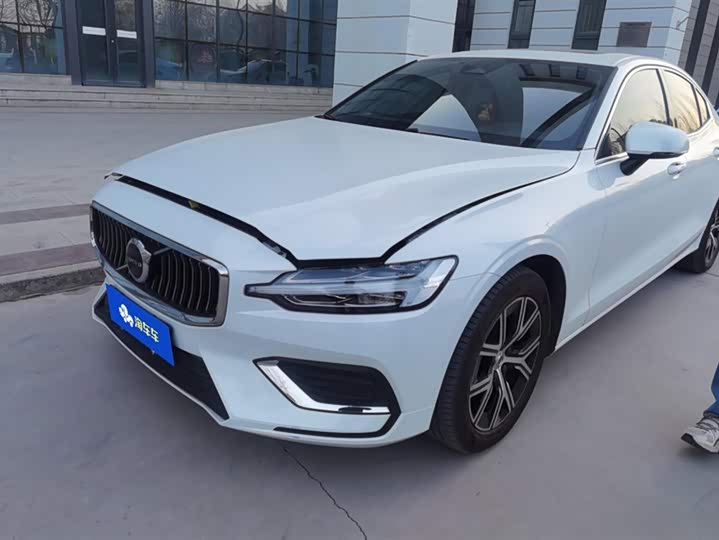 Volvo S60 2025 2025款 B4 智逸豪华版