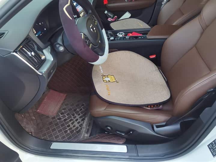 Volvo S60 2025 2025款 B4 智逸豪华版