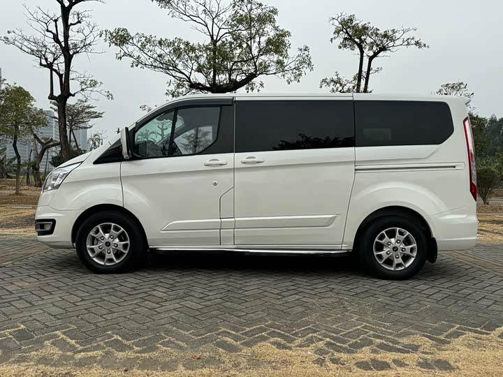 Ford Tourneo 2020 2020款 2.0T 自动精英版 国VI