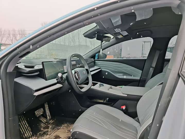 Geely Galaxy E8 2024 2024款 550km 后驱龙腾版
