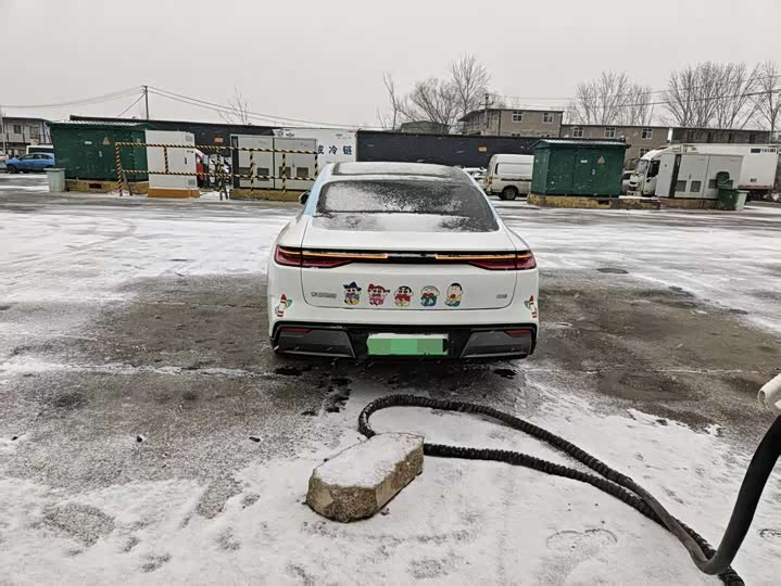 Geely Galaxy E8 2024 2024款 550km 后驱龙腾版