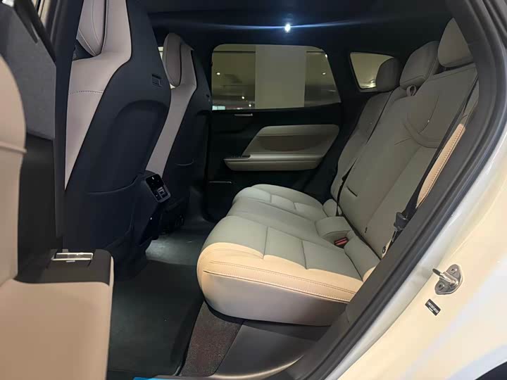 Volvo XC70 Hybrid 2026 2026款 四驱超长续航Plus