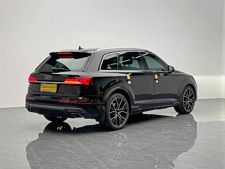 Audi Q7 2025 2025款 55 TFSI quattro S line尊贵型