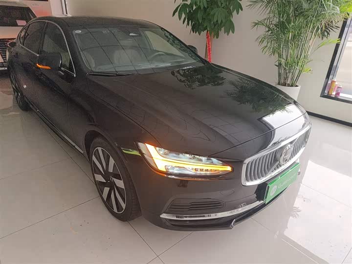 Volvo S90 Hybrid 2025 2025款 插电式混动 四驱长续航智雅豪华版