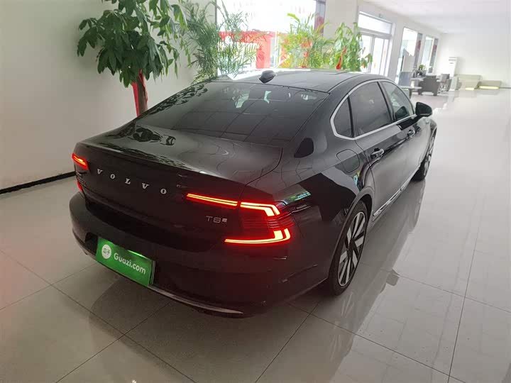 Volvo S90 Hybrid 2025 2025款 插电式混动 四驱长续航智雅豪华版