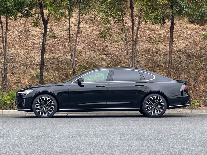 Volvo S90 2026 2026款 B5 智远豪华版