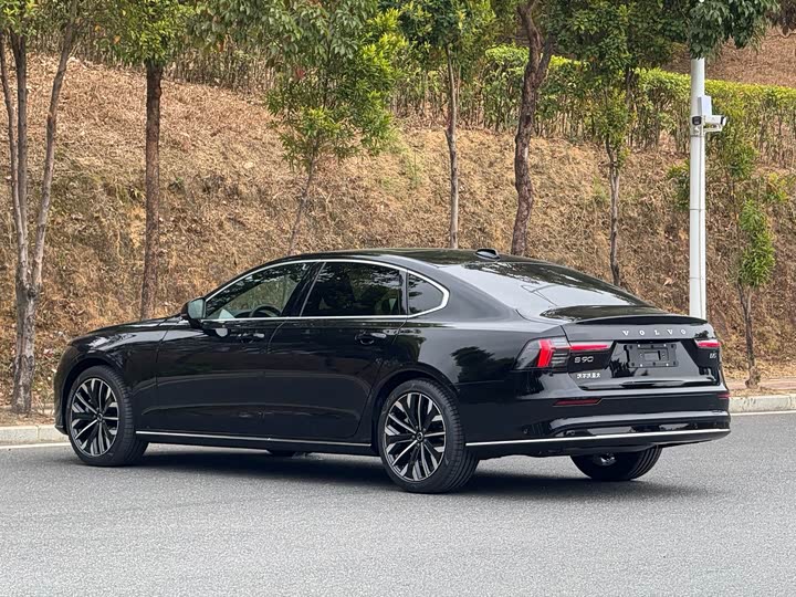 Volvo S90 2026 2026款 B5 智远豪华版