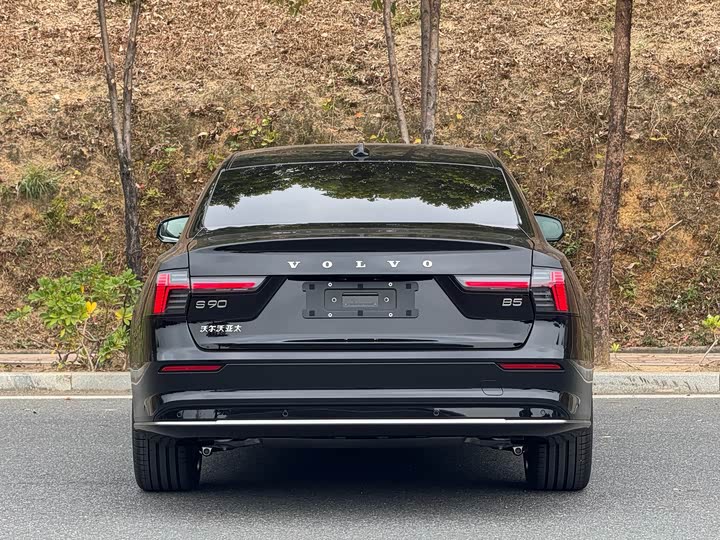 Volvo S90 2026 2026款 B5 智远豪华版