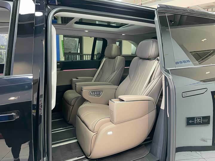 XPeng X9 2025 2025款 纯电 650长续航 Max