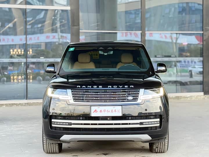Land Rover Range Rover 2025 2025款 3.0 L6 400PS 盛世加长版 七座