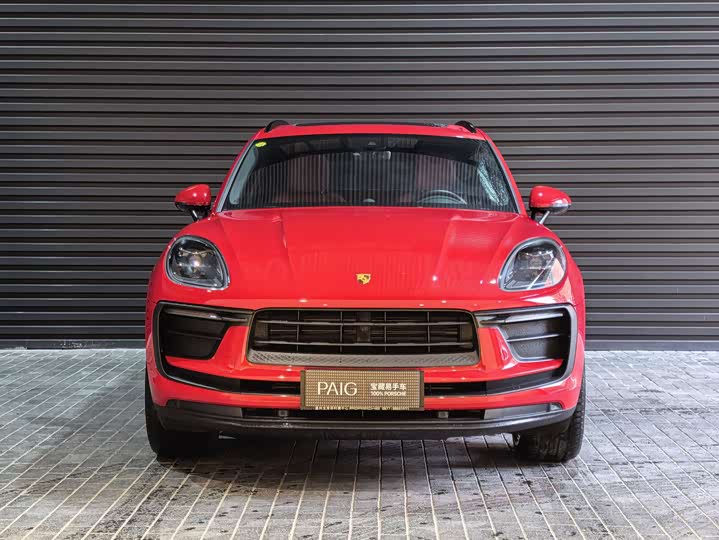 2025 Porsche Macan