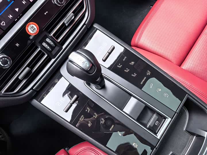 Porsche Macan 2025 2025款 Macan 2.0T 逐梦版