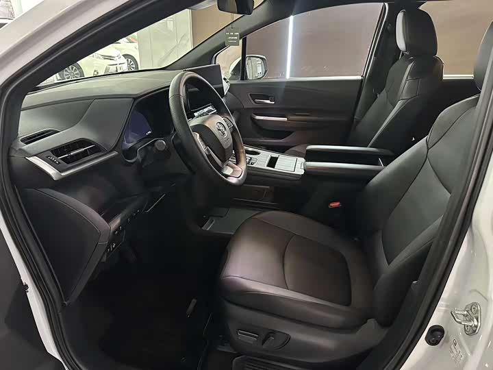 Toyota Granvia 2024 2024款 2.5L混动 尊贵PLUS版