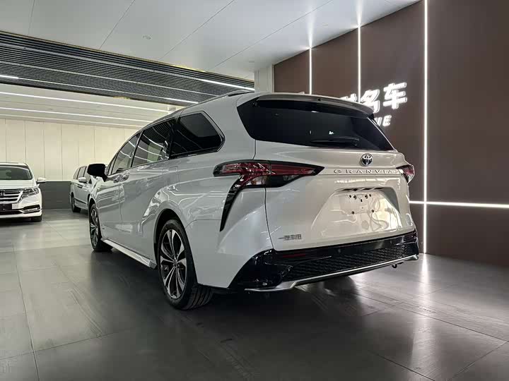 Toyota Granvia 2024 2024款 2.5L混动 尊贵PLUS版