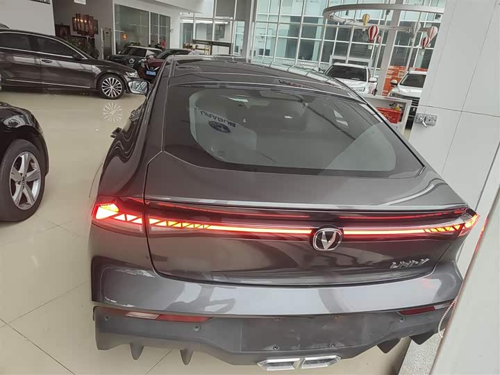 Changan UNI-V Hybrid 2024 2024款 蓝鲸智电iDD 136km 智酷型