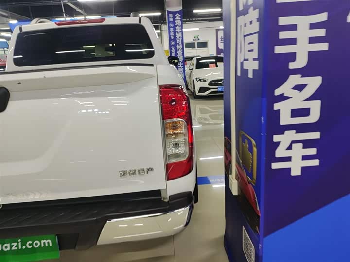 Nissan Navara 2021 2021款 2.5L 自动四驱尊贵型QR25