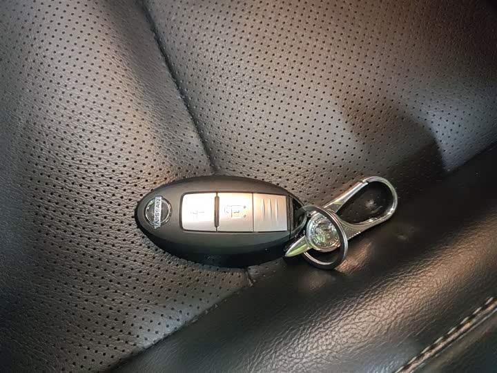 Nissan Navara 2021 2021款 2.5L 自动四驱尊贵型QR25