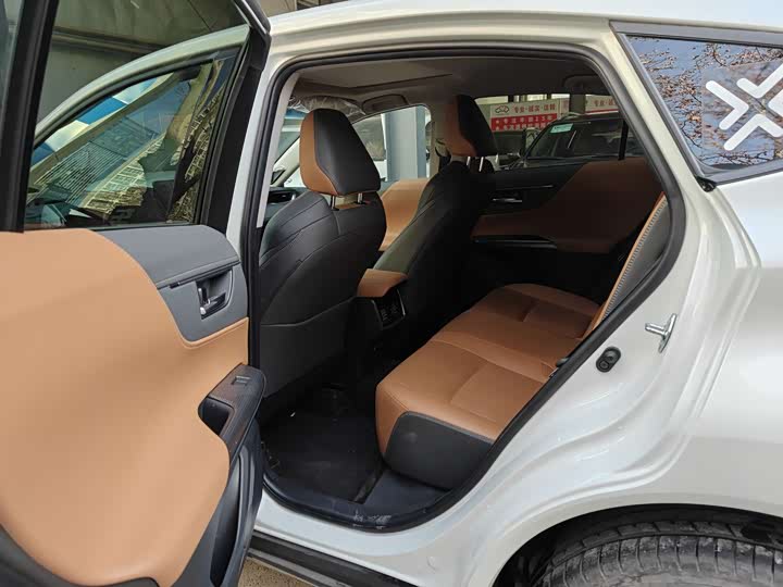 Toyota Venza 2024 2024款 2.0L CVT两驱尊贵版