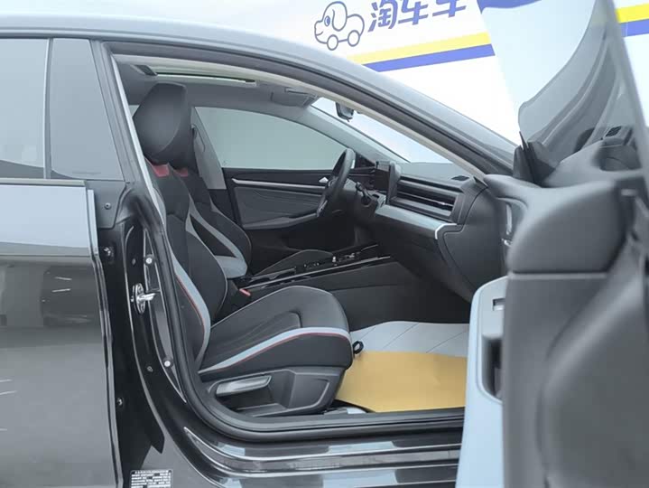 Volkswagen Lamando L 2025 2025款 凌渡L 280TSI DSG炫辣版