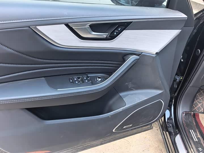 Hongqi HS5 2025 2025款 2.0T 两驱旗享Pro版