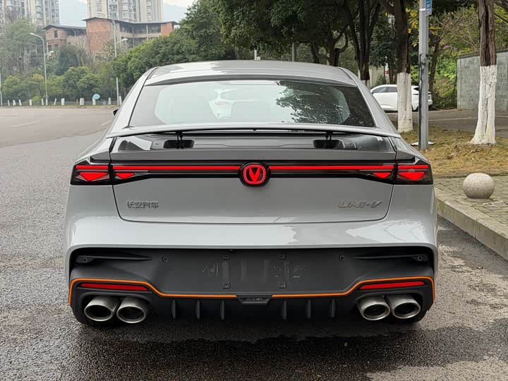Changan UNI-V 2025 2025款 第三代 1.5T 500Bar尊贵运动型