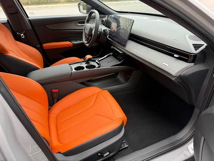 Changan UNI-V 2025 2025款 第三代 1.5T 500Bar尊贵运动型