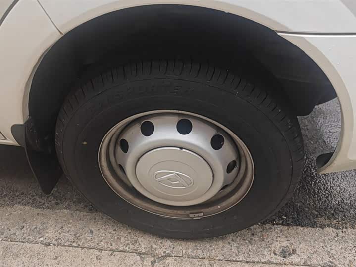 Maxus V80 2025 2025款 超值版傲运通 2.0T AMT短轴超低顶127Ps 5/6座